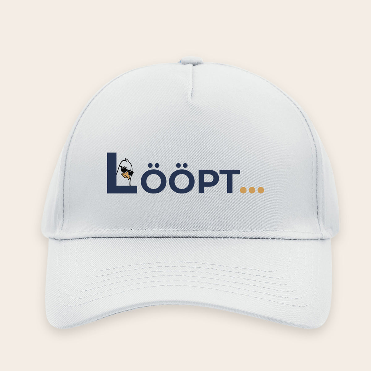 Weiße Baumwoll-Cap mit 'Lööpt' Print – Kontrastreiches Möwen-Design.